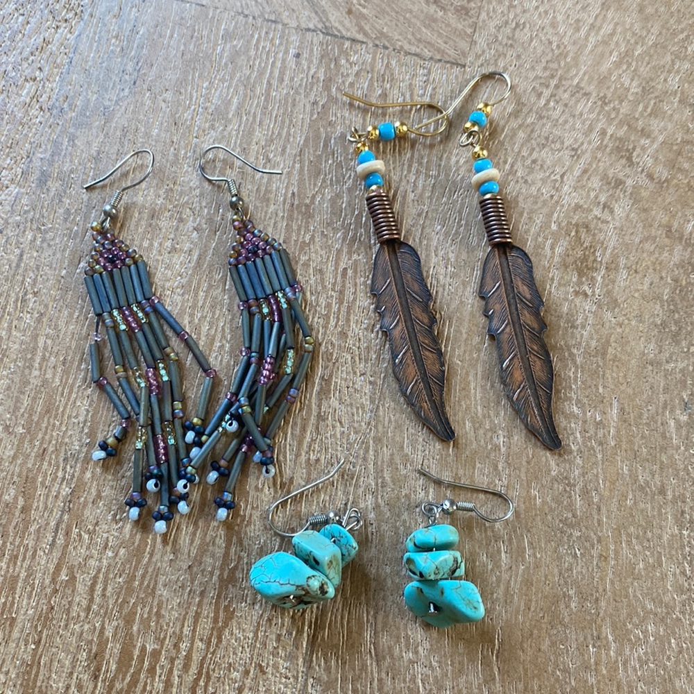 Lot of three fashion earrings